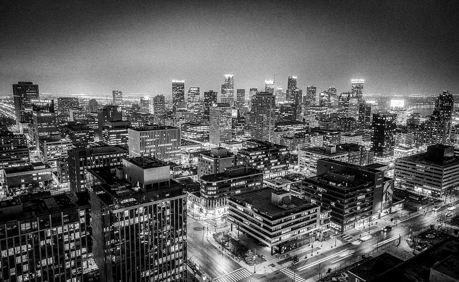 Vista urbana noturna do Centro do Rio